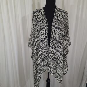 Sonoma Black White Knit Poncho Open Front Layering Wrap 1 Size Cozy Boho Casual